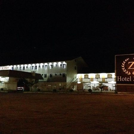 Hotel Zenf Papanduva Kültér fotó